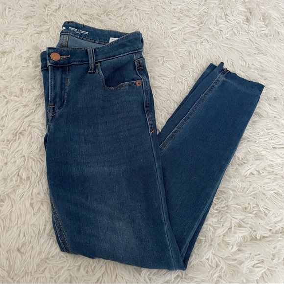 3/$25 Old navy Rockstar Jeans - Picture 5 of 8